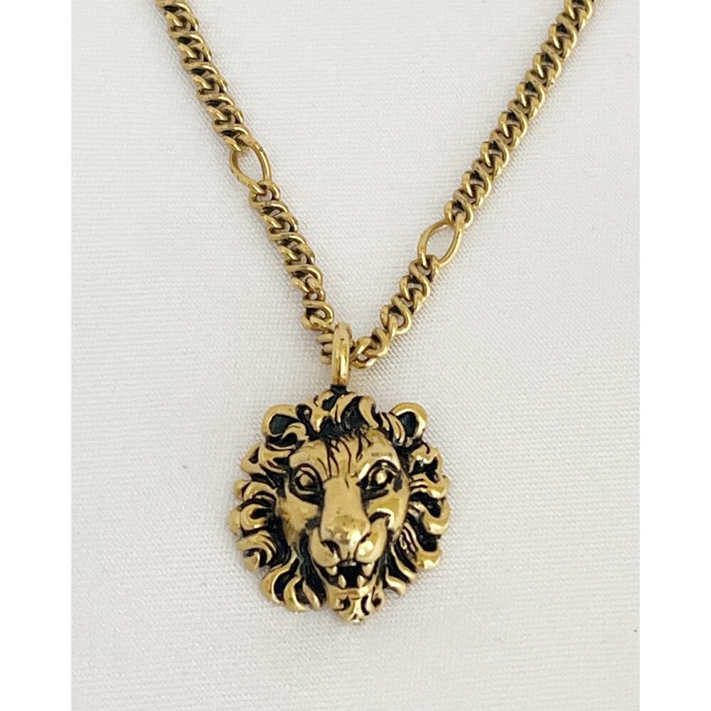 GUCCI Vintage Lion Head Pendant Necklace Aged Gold Tone Metal